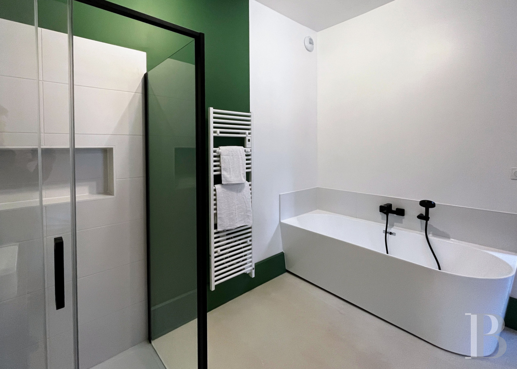 En Saône-et-Loire, au cœur de la ville d’Autun, une demeure d’inspiration palladienne dans un parc de près d’un hectare - photo  n°24